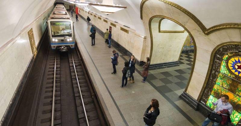 Ребенок, упавший на рельсы на станции метро «Бабушкинская», чудом остался жив