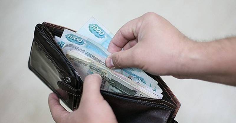 Российское правительство хочет ввести алименты на детей до 20 лет, которые учатся в школе
