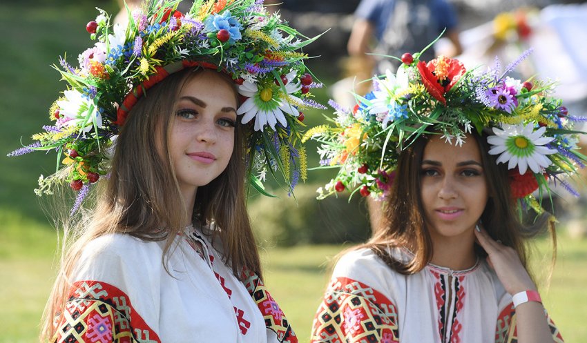 Почему славянские девушки заплетали волосы в косы?