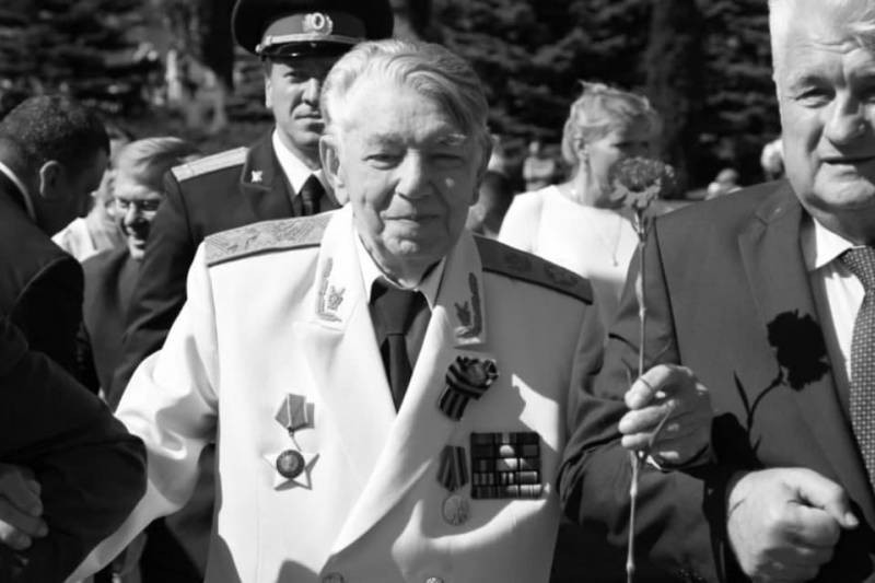 Ушел из жизни бывший генпрокурор СССР Александр Сухарев