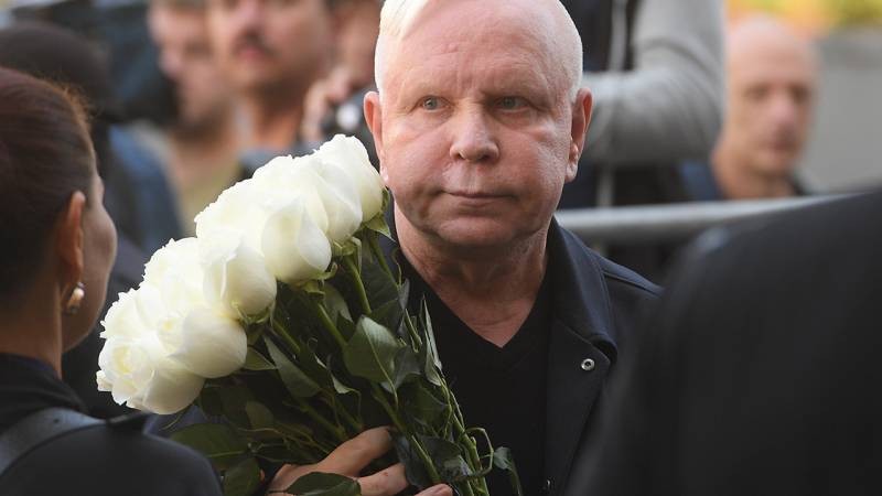 Почему ближайшее окружение Бориса Моисеева скрывает правду о состоянии артиста