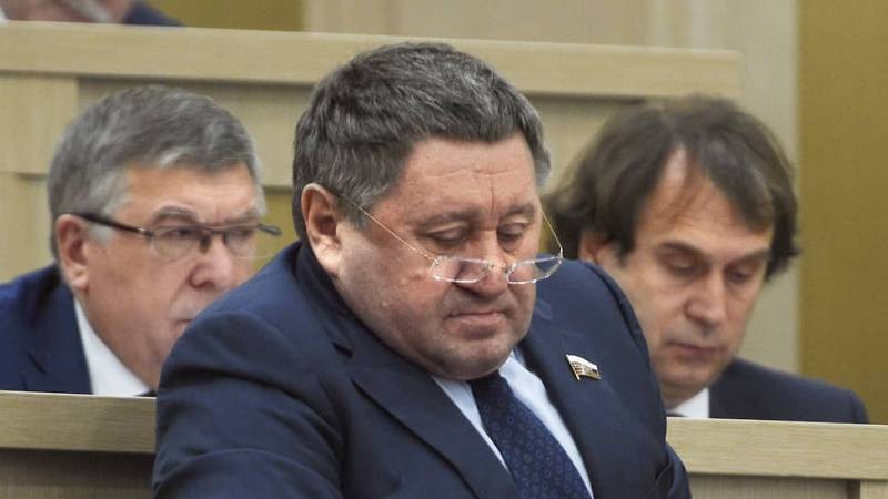 От остановки сердца скончался сенатор Михаил Пономарев От остановки сердца скончался сенатор Михаил Пономарев