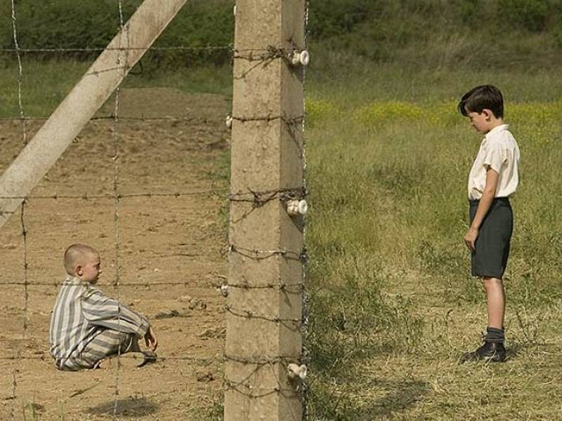 Как выглядел концлагерь глазами ребенка в фильме «Мальчик в полосатой пижаме»