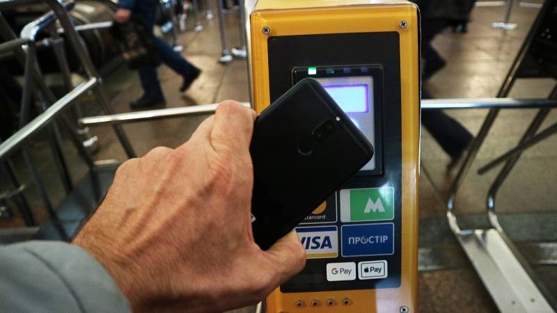 Финансовые инновации в 2021 году: в банковских картах теряются потребности