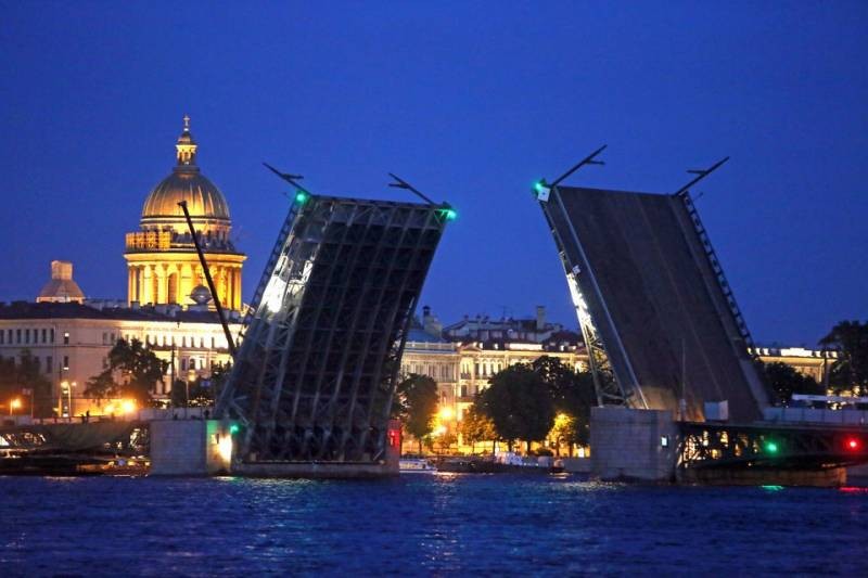Стало известно, когда в 2021 году разводят мосты в Санкт-Петербурге Стало известно, когда в 2021 году разводят мосты в Санкт-Петербурге