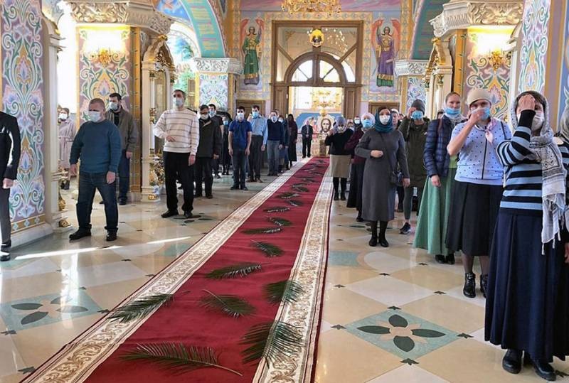 Прихожанам старше 65 лет рекомендовали не посещать храмы на Пасху