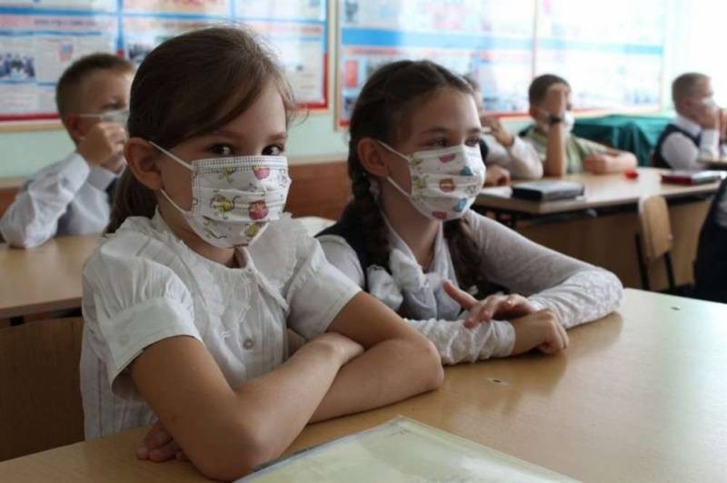 Конец учебного года в 2021 году: продлят ли обучение школьников из-за майских праздников