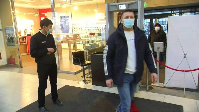 Началась третья волна коронавируса в России Началась третья волна коронавируса в России