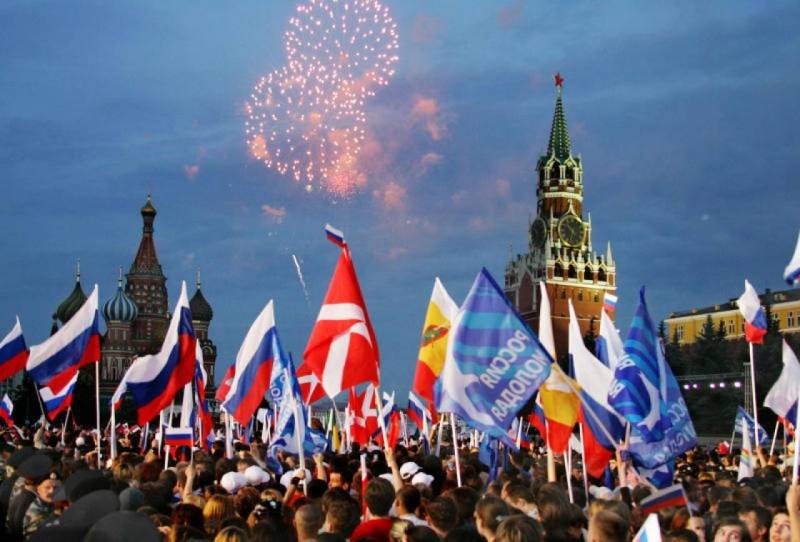 В России 12 июня 2021 года объявлен выходным днем в честь «Дня России»