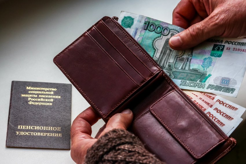 Песков прокомментировал вопрос об индексации пенсий работающих пенсионеров