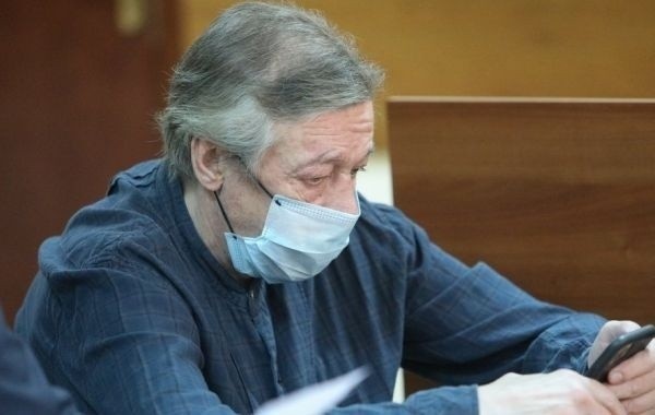 Состояние здоровья Михаила Ефремова периодически ухудшается в колонии
