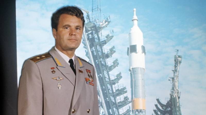 Умер советский космонавт Владимир Шаталов