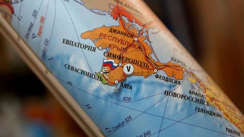 Украина попыталась обязать крымчан платить налоги Украина попыталась обязать крымчан платить налоги