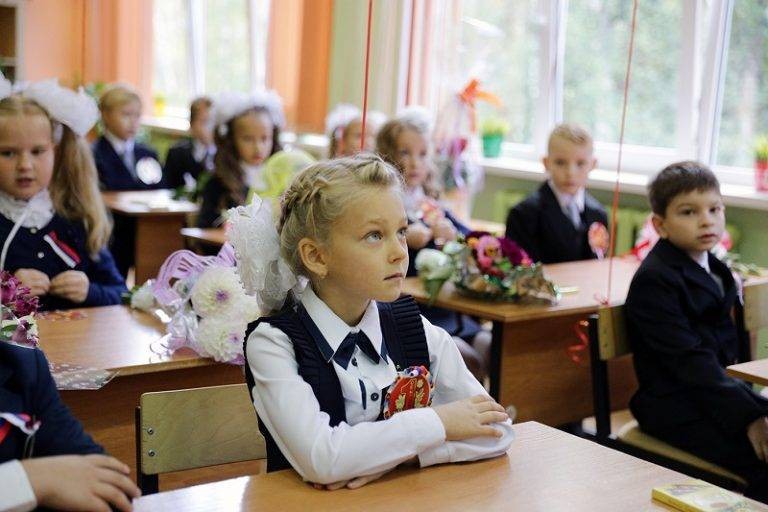 Кто может получить уже летом 2021 года 10 000 рублей от президента РФ