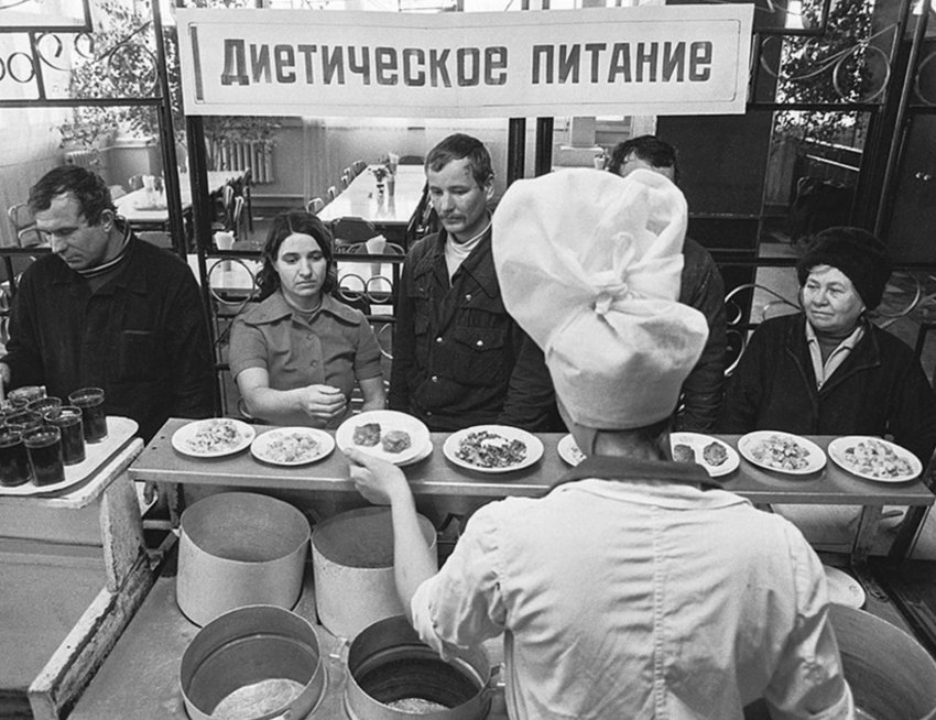 Советский фастфуд: автоматы, чебуречные, пышечные