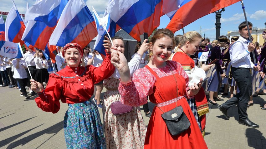 Где можно погулять в Москве с семьей и друзьями на День России, 12 июня 2021 года