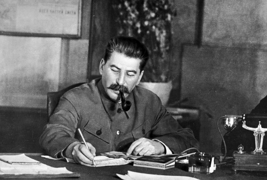 Сколько зарабатывали вожди коммунизма?