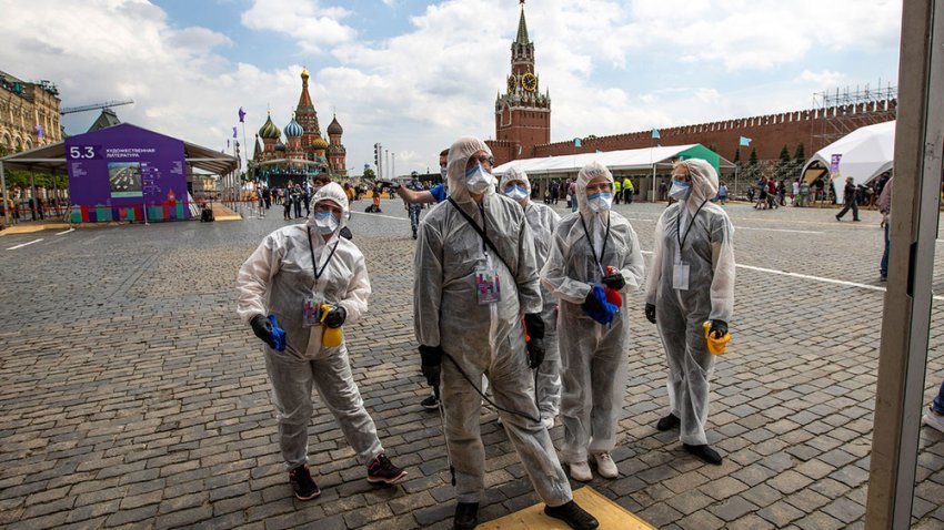 Москва борется с COVID-19: Собянин продлил новый локдаун с 20 июня 2021 года