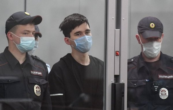 Одиннадцать девушек оплатили нового адвоката казанскому стрелку