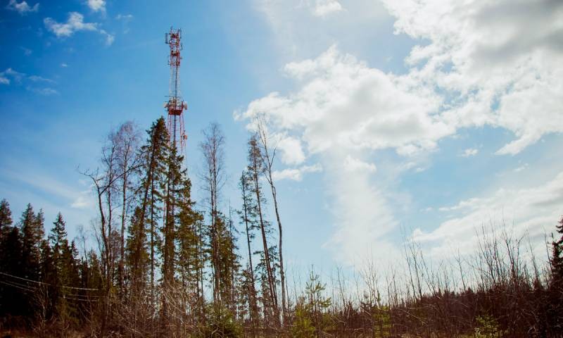 Российских мобильных операторов обяжут в деревнях провести сеть 4G Российских мобильных операторов обяжут в деревнях провести сеть 4G