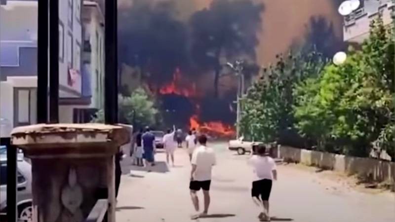 Какая обстановка сложилась в некоторых районах Турции из-за пожара