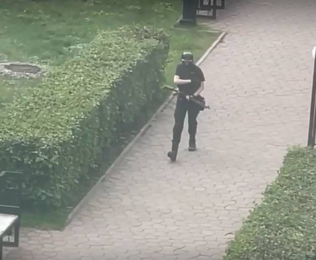 В Пермском вузе произошла стрельба: много жертв, студенты спасались бегством через окно В Пермском вузе произошла стрельба: много жертв, студенты спасались бегством через окно