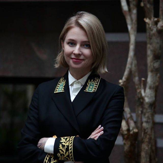 Наталья Поклонская показала фото в новом дипломатическом мундире Наталья Поклонская показала фото в новом дипломатическом мундире