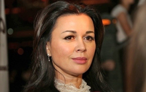 Состояние здоровья Анастасии Заворотнюк остается стабильным
