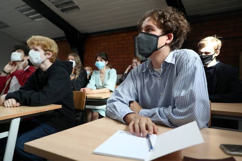 Дистант с 22 ноября в РФ: регионы опять уходят в онлайн или нет Дистант с 22 ноября в РФ: регионы опять уходят в онлайн или нет