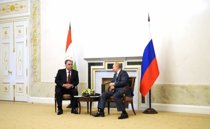 Путин считает, что мигранты должны приезжать в Россию уже со знанием языка и законов
