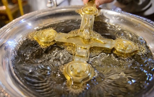 Опубликованы сильные молитвы на Крещение