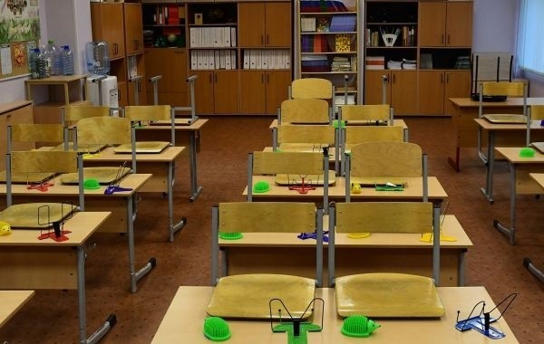 Родители школьников выясняют, будет ли введен дистант