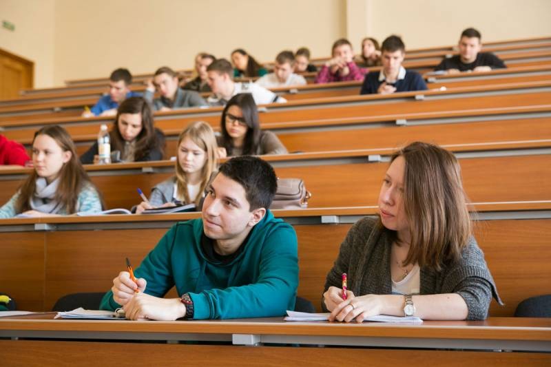 В День студента 25 января звучат самые прикольные поздравления в стихах и прозе