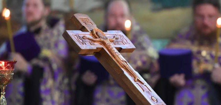 Праздник Воздвижение Креста Господня 2022 года имеет множество примет и обычаев