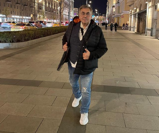 Садальский сравнил Медведева с Яшкой из фильма «Свадьба в Малиновке»