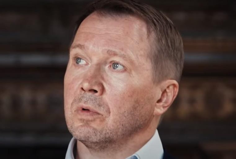 Евгений Миронов скрывал сына от суррогатной матери