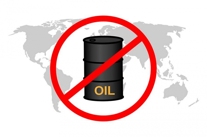 Путин подписал указ о спецмерах в ответ на введение потолка цен на нефть