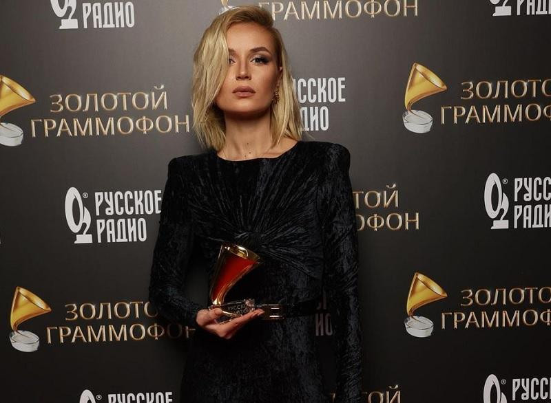 Критик Бабичев объяснил, почему Гагарина спела хит Пугачёвой на «Голубом огоньке»