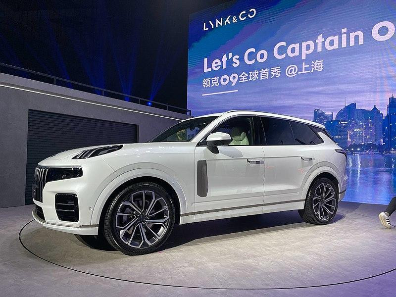 Семиместные кроссоверы Lynk & Co09 поступили в продажу в России