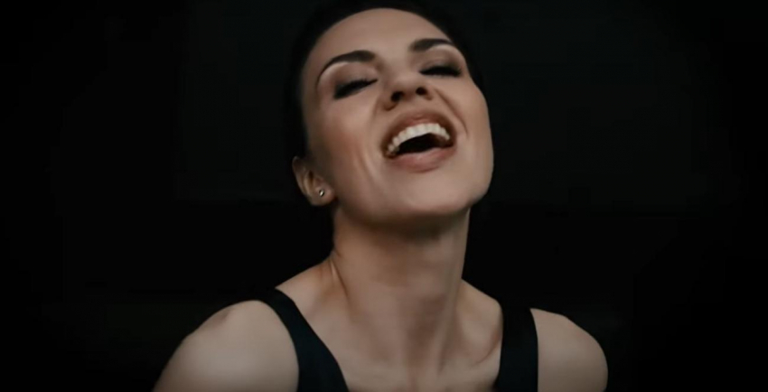 Певица Надя Ручка против вредного фаст-фуда