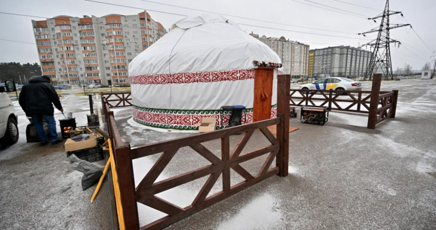 Скандал с «юртой несокрушимости»: кто причастен к её установке в Буче