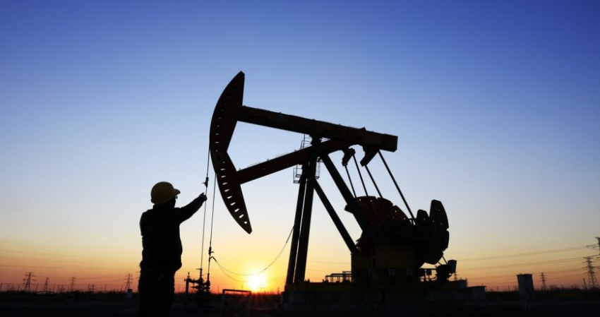Пересмотр потолка цен на российскую нефть в G7 может пройти сложно