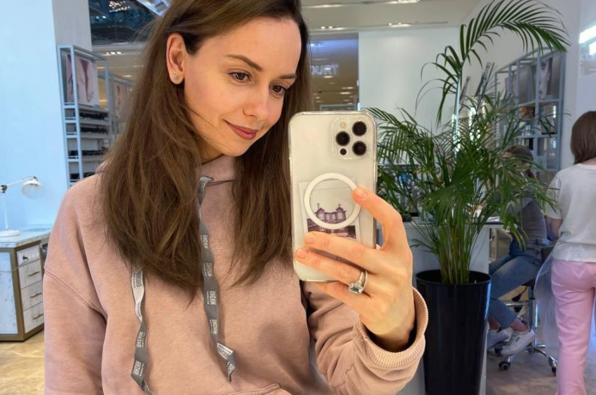 Елизавета Климова вынужденно призналась о второй беременности