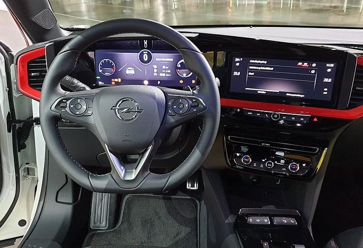Opel Crossland не сможет конкурировать со Skoda Karoq на рынке России