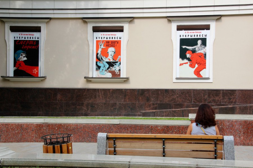 Украинские телеканалы «поздравили» мужчин гимном Советского Союза