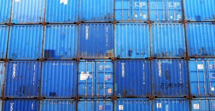 В порту Антверпен уже год находятся контейнеры с грузом для РФ