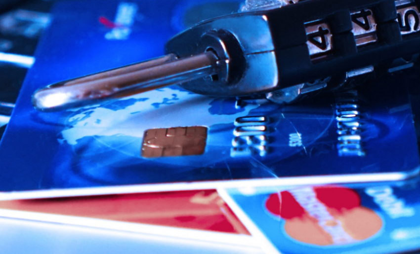 Жители России столкнулись с проблемами при оплате услуг банковскими картами в Евросоюзе