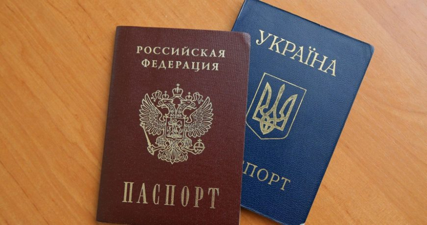 Владимир Путин подписал закон для граждан РФ с украинскими паспортами: что это значит