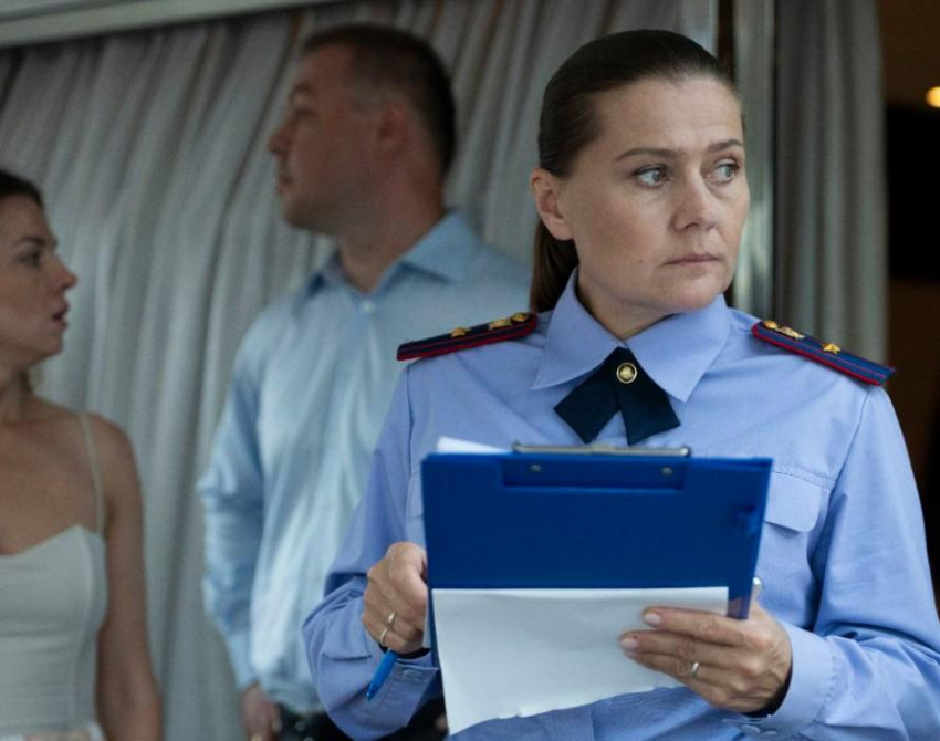 Мария Голубкина заявила, что в ее жизни «нет нормальных мужиков»