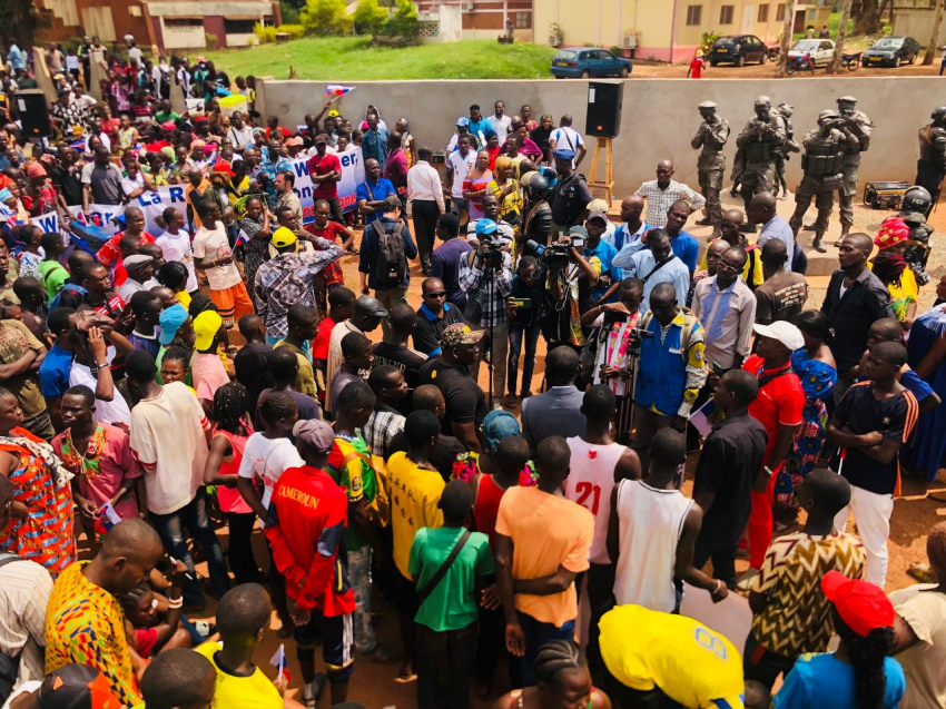 «Мы любим "Вагнер"»: жители ЦАР вышли на массовый митинг в поддержку российских инструкторов